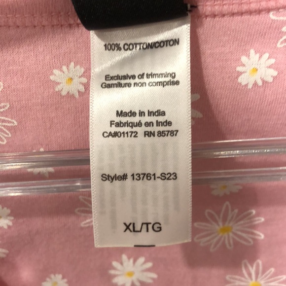 Women’s Short Sleeve Capri Set( top is stained and pants missing) - Picture 4 of 5